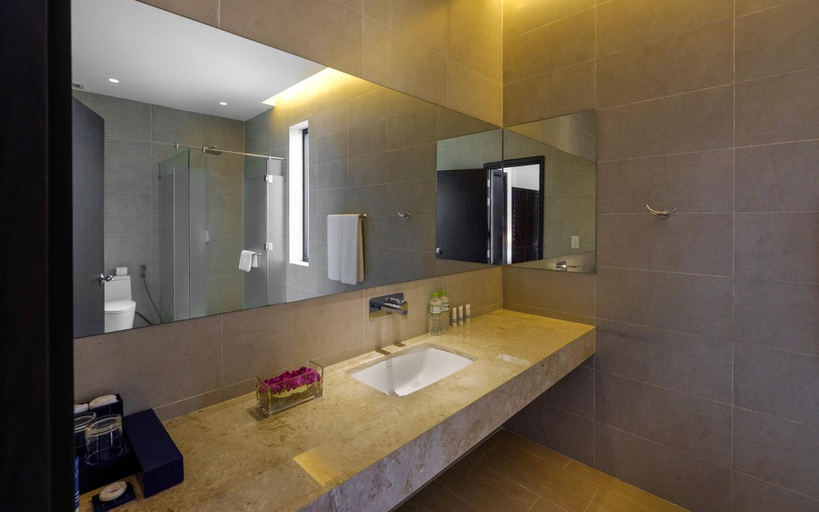 Bathroom 5, Saint Simeon Beach Residence, Long Điền