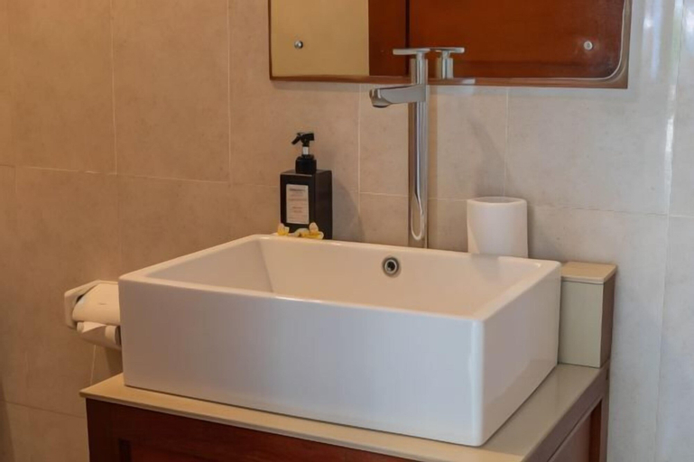 Bathroom 15