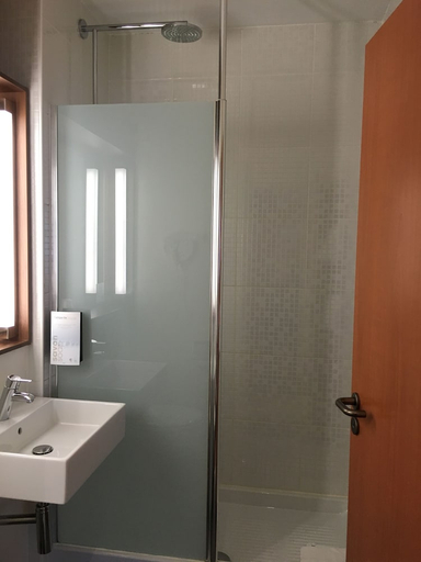 Bathroom 4, Campanile PRIME - Bussy-Saint-Georges, Seine-et-Marne
