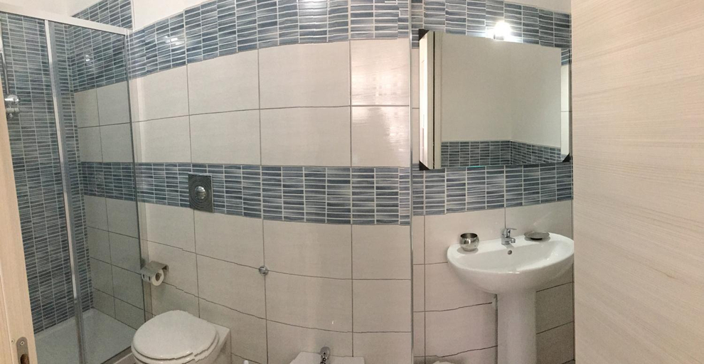Bathroom 3, Le Cale, Agrigento