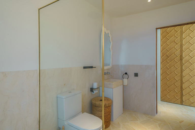 Bathroom 3, Babylon, Badung