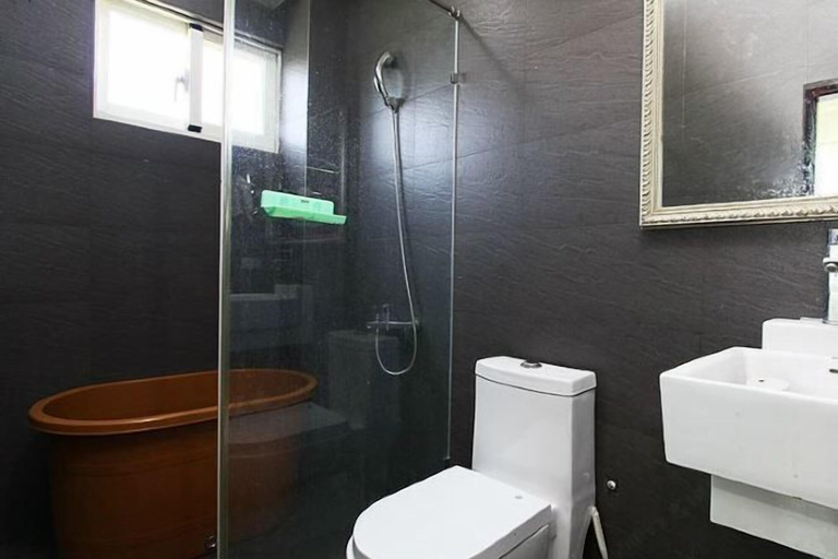 Bathroom 3, Hefeng Green Bed and Breakfast, Yilan