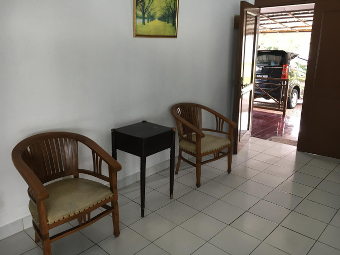Others 5, Villa Bougenville 2, Jalan Raya Kota Bunga, Bogor