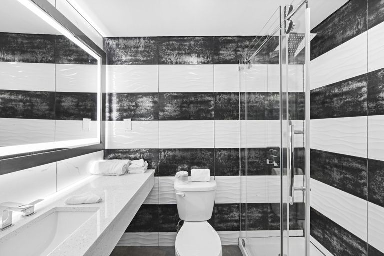 Bathroom 4, Casa Azul Hotel Blu JFK, New York