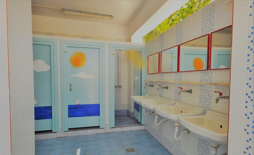 Bathroom 5, Santorini Hostel, South Aegean