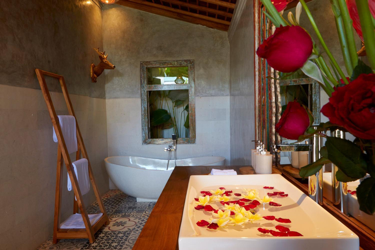 Bathroom 29