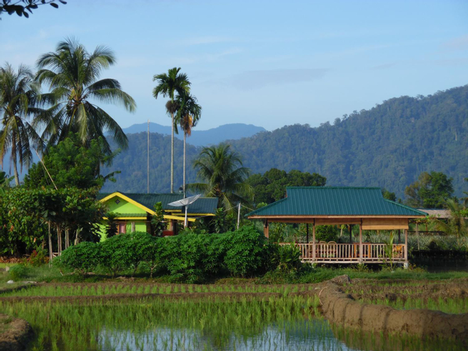 AMBOW Homestay Jungle Trekking & Village Tour, Langkat