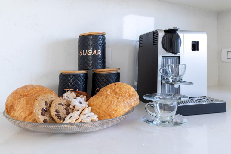 Food & Drinks 5, Luxury Three-Bedroom/Terrace Over Old City View, Jerusalem