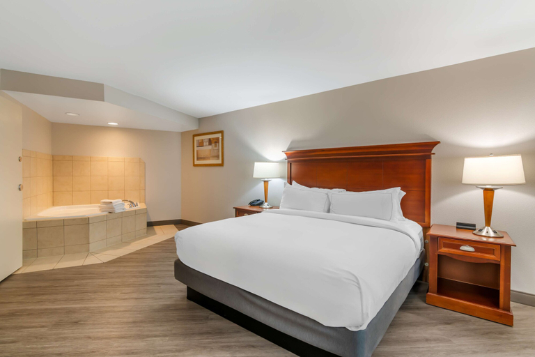 Bedroom 3, DoubleTree by Hilton Hotel Jefferson City, Cole