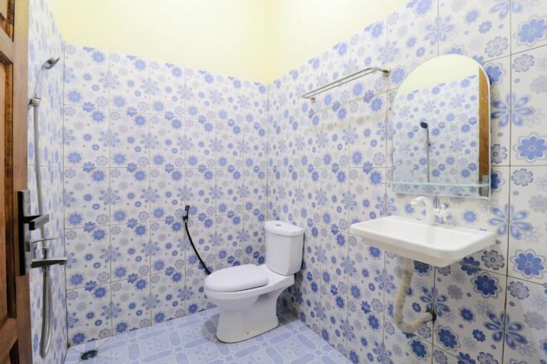 Bathroom 15