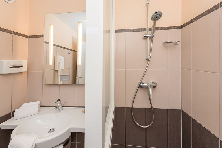 Bathroom 4, ELEMA BEAUVAIS, Oise