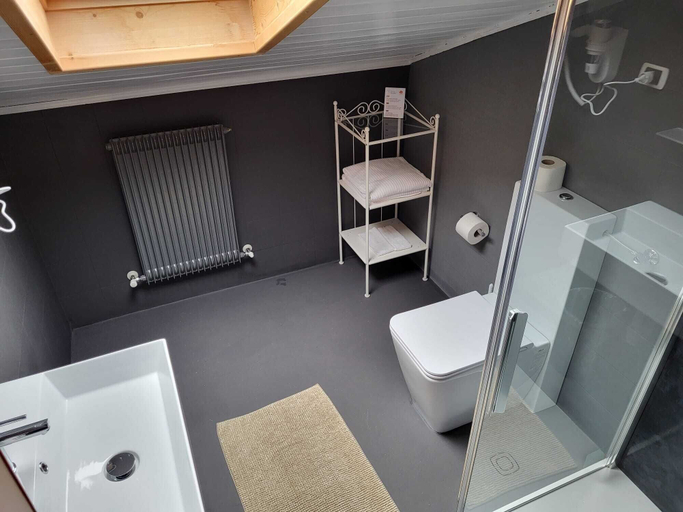 Bathroom 4, Gasthof Salurn, Bolzano