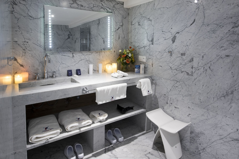 Bathroom, Snow Lodge Boutique Hotel, Savoie