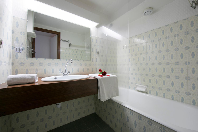 Bathroom 2, Residence Devouassoux Apartments, Haute-Savoie
