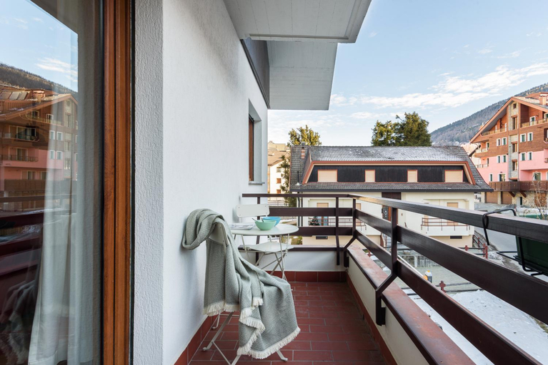 Others 2, Orobie - very central ski area - WiFi- garage, Sondrio
