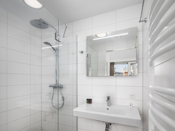 Bathroom, Zeeland Escape w/ Garden, Noord-Beveland