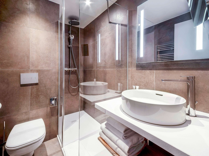 Bathroom 4, Lykke Hotel Chamonix - ex Mercure, Haute-Savoie