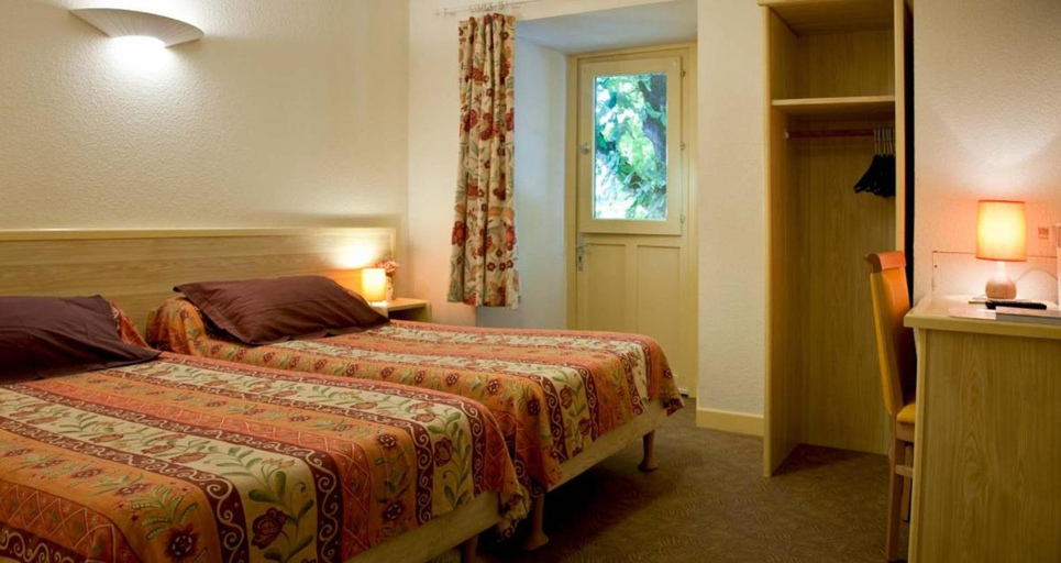 Others 2, Hotel De La Poste, Cantal