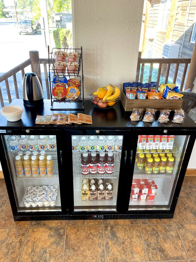 Food & Drinks, Idaho Lodge and RV Park, Boundary