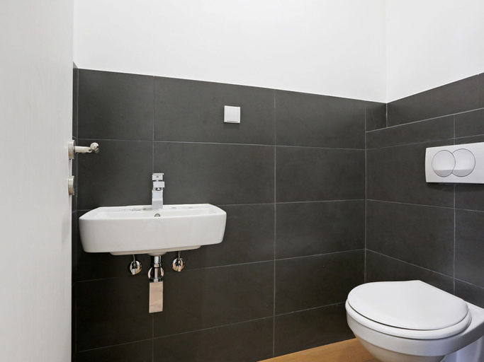 Bathroom 5, Bright & Airy Forest Cabin, Wierden