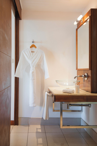 Bathroom 5, Tamassa Bel Ombre