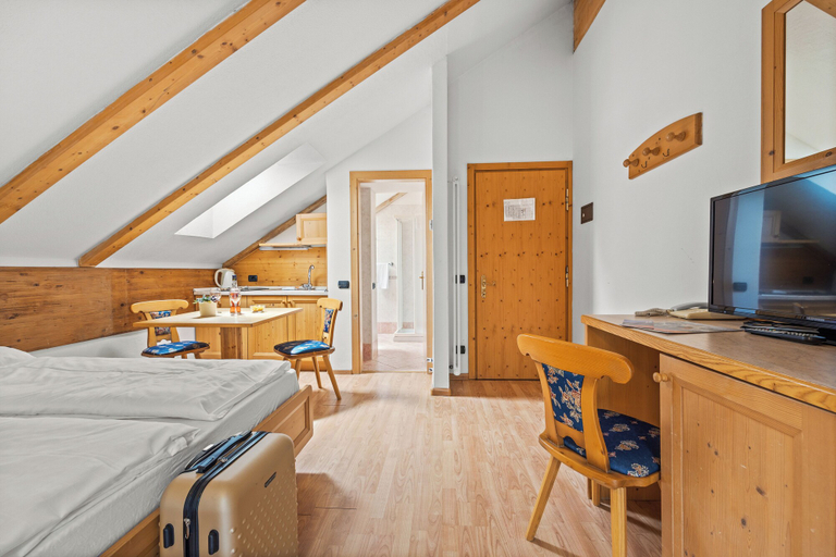 Bedroom 3, Aparthotel Princess, Trento