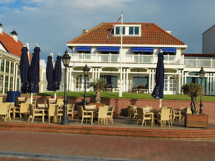 Dining, Comfortable Chalet With Dishwasher in Noordwijk near the Sea, Noordwijk
