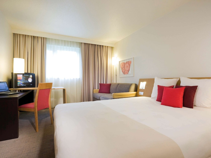 Bedroom 3, Novotel Amiens Pole Jules Verne, Somme