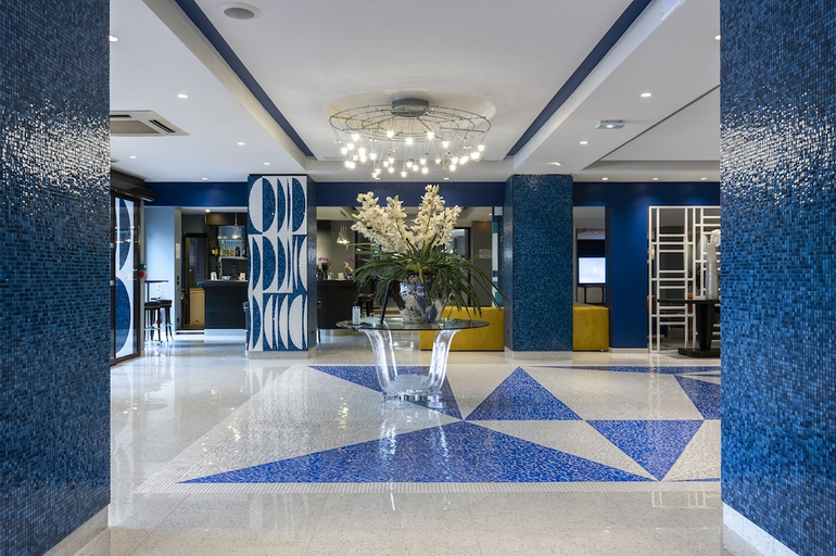 Others 4, Cannes Palace, Alpes-Maritimes