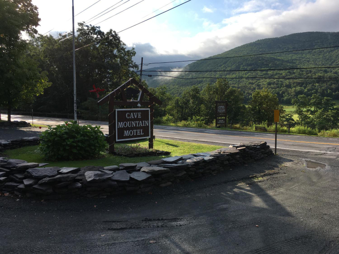View, Cave Mountain Motel, Greene