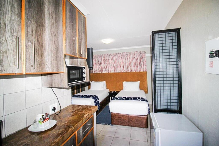 Others 4, PW Heights Private Guest House, Vhembe