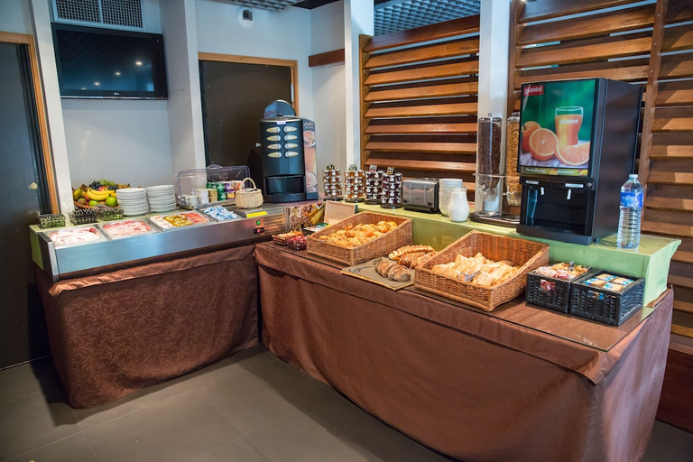 Food & Drinks 4, RESIDHOTEL GALERIE TATRY, Gironde