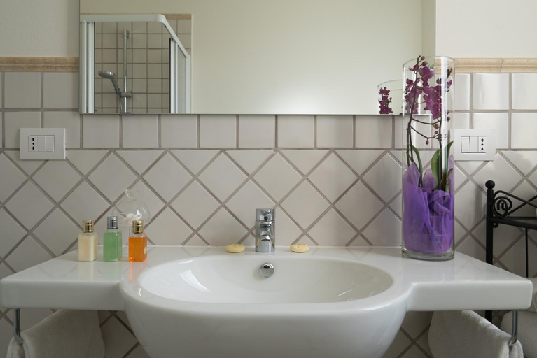 Others 5, Le Case Di Camin Bianco, Florence