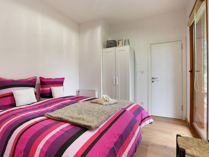 Room 3, Bright & Airy Forest Cabin, Wierden