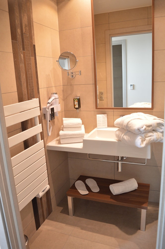 Bathroom 5, Hôtel Port Toga, Haute-Corse
