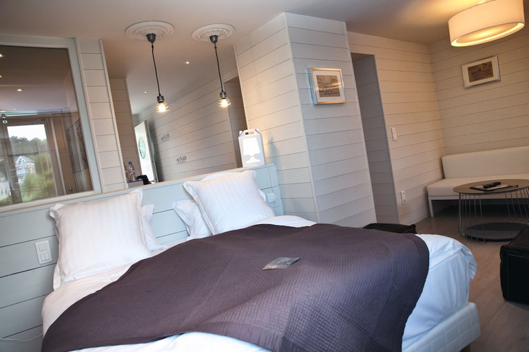 Bedroom 2, Hotel The Originals Le Cise, Somme