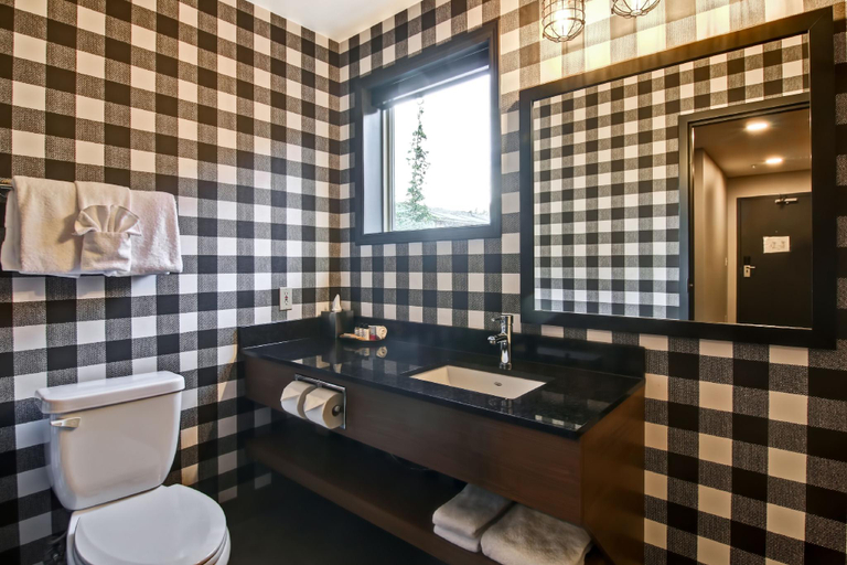 Bathroom 5, Canalta Lodge Banff, Division No. 15