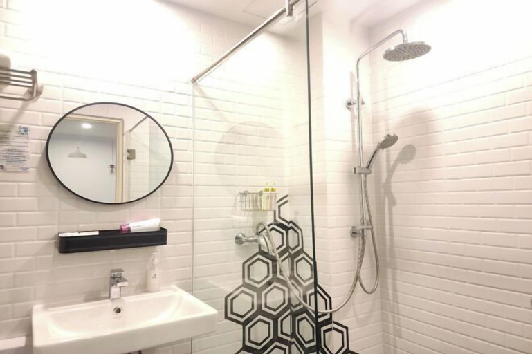Bathroom 20