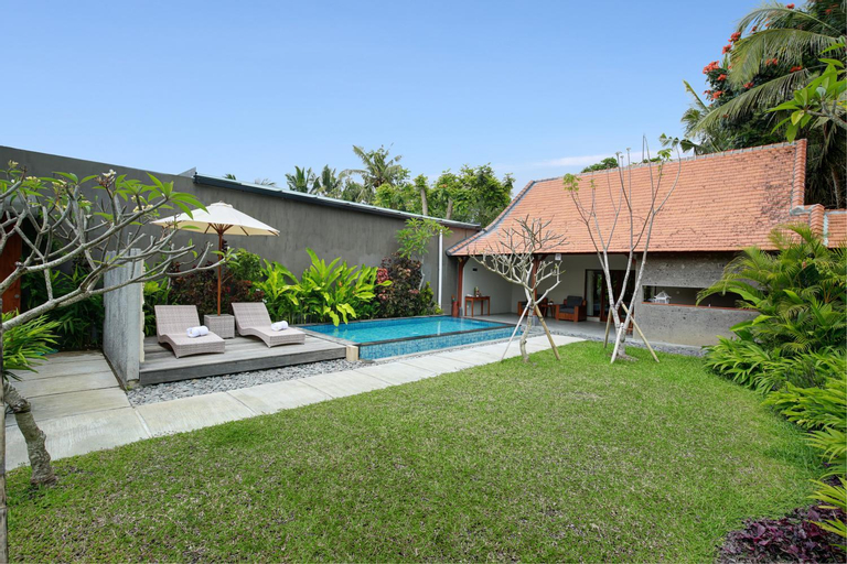 Swimming Pool 11
