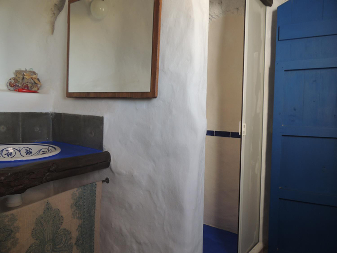Bathroom 4, Balcones de Piedad, Granada