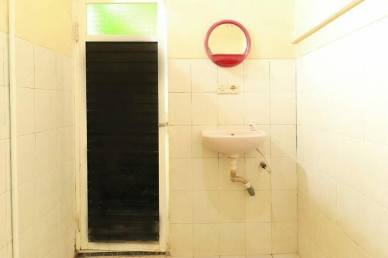 Bathroom 22