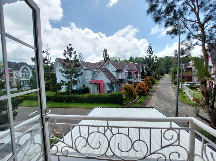 Exterior & Views 4, Villa Kota Bunga 2BR By Rachel Property, Cianjur