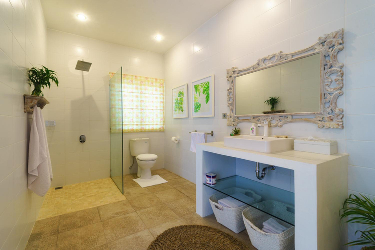 Bathroom 24