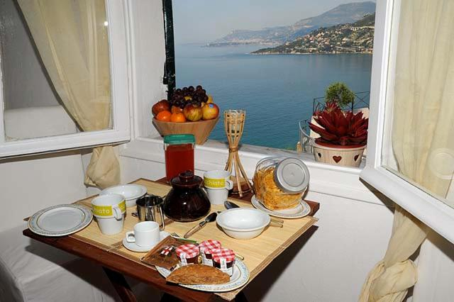 Food & Drinks, B&Bilfortesulmare, Imperia