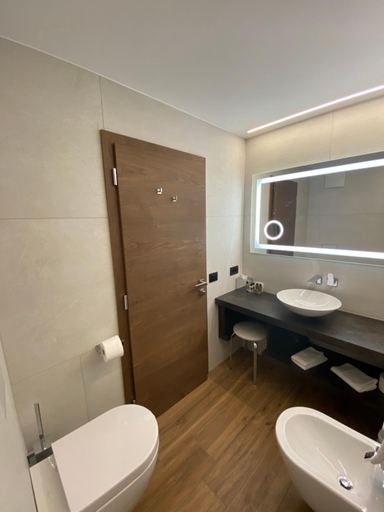 Bathroom 5, Hotel Aaritz, Bolzano