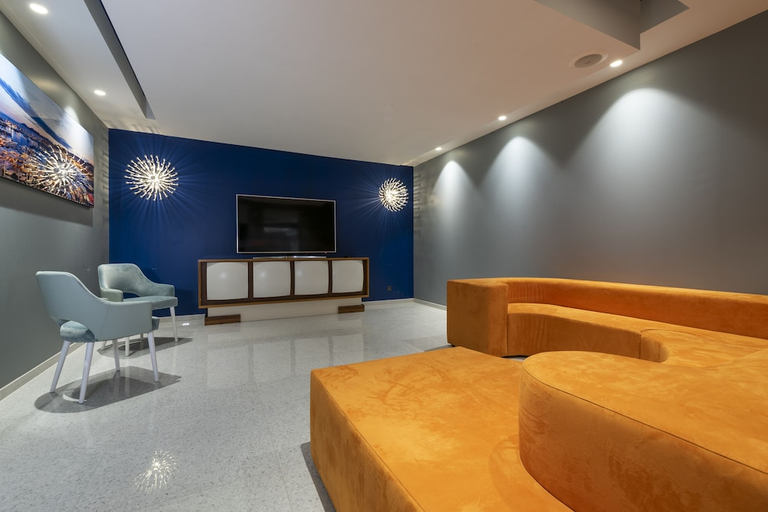 Others 5, Cannes Palace, Alpes-Maritimes