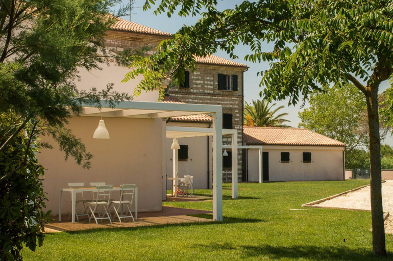Others 5, Lido Azzurro, Ancona