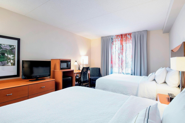Bedroom 3, Fairfield Inn & Suites by Marriott Winnipeg, Division No. 11