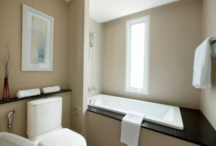 Bathroom 10