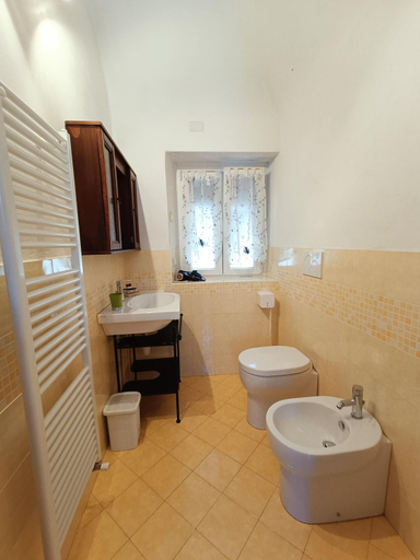 Bathroom 3, B&B Il Girasole, Savona